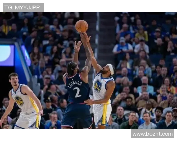 勇士与快船激战正酣球迷热议比赛精彩瞬间与球员表现 勇士与快船激战正酣球迷热议比赛精彩瞬间与球员表现